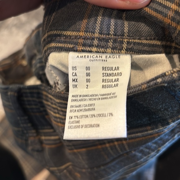 AE grey plaid skinny jeans - Picture 3 of 9